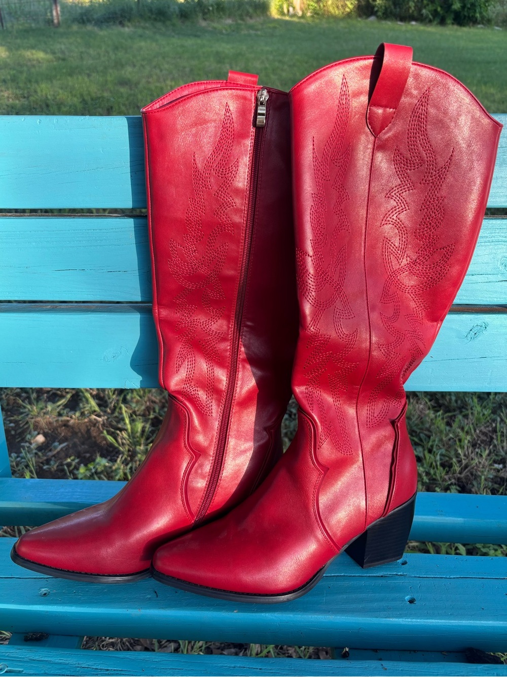 DREAM PAIRS
Dallas Embroidered Western Cowboy Knee High Boots